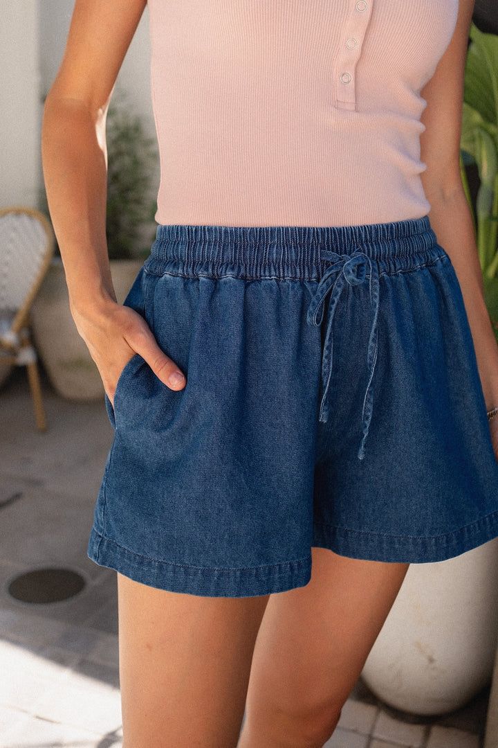 Maggie Shorts - Mid Denim